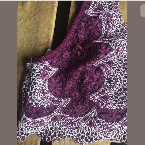 Body By Victoria Secret Plunge lace Crossdye bra - Picture 4 of 8